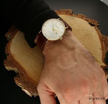 Zegarek męski Bruno Calvani na brązowym pasku BC2958 GOLD. Cała kolekcja Bruno Calvani charakteryzuje się oryginalnością i elegancją. Spośród wielu zegarków męskich jak i damskich wybrać można czasomierz, który z pewnością za (1).jpg